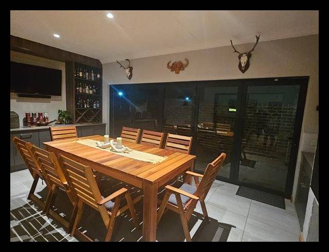 3 BEDROOM CLUSTER FOR SALE IN POMONA